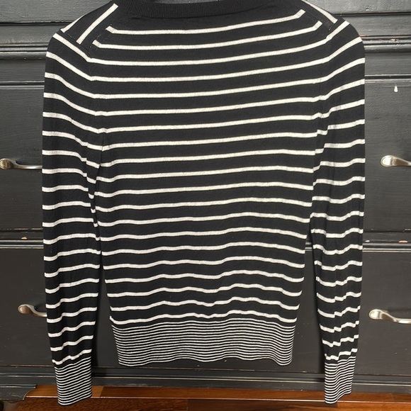 Banana Republic striped silk cashmere sweater. - Picture 5 of 8